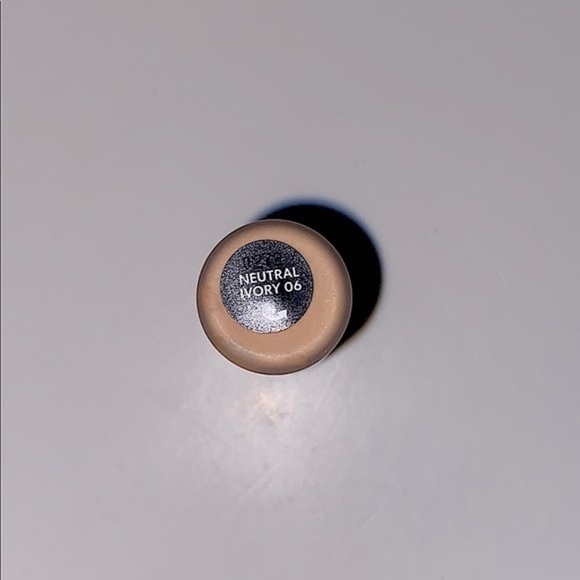 BareMinerals Original Liquid Mineral Foundation - Picture 3 of 7